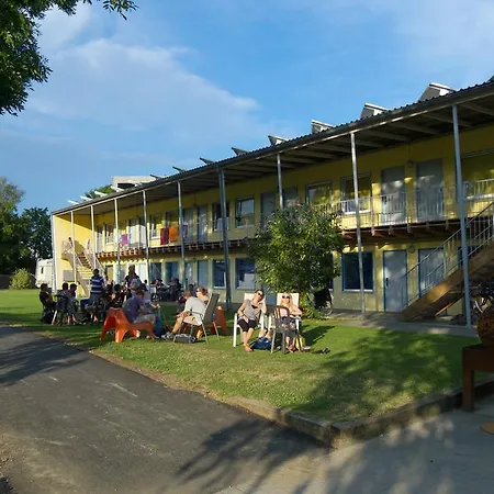 Swiss Hostel Lago Lodge-2